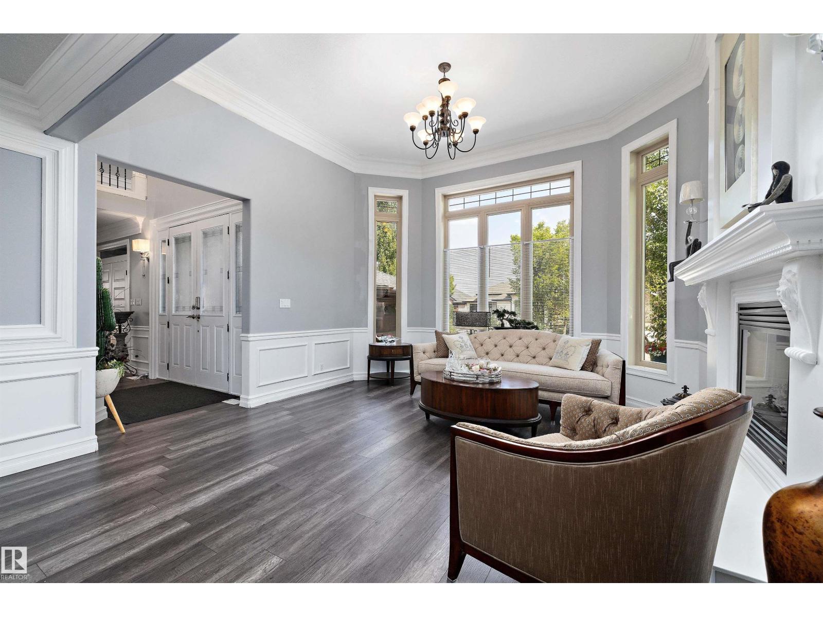 19 OAK POINT, St. Albert