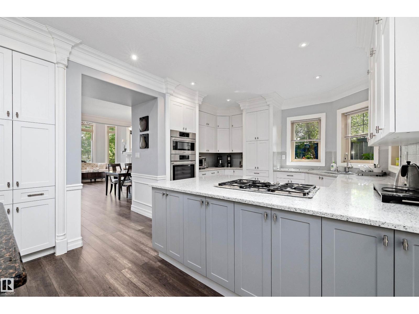 19 OAK POINT, St. Albert