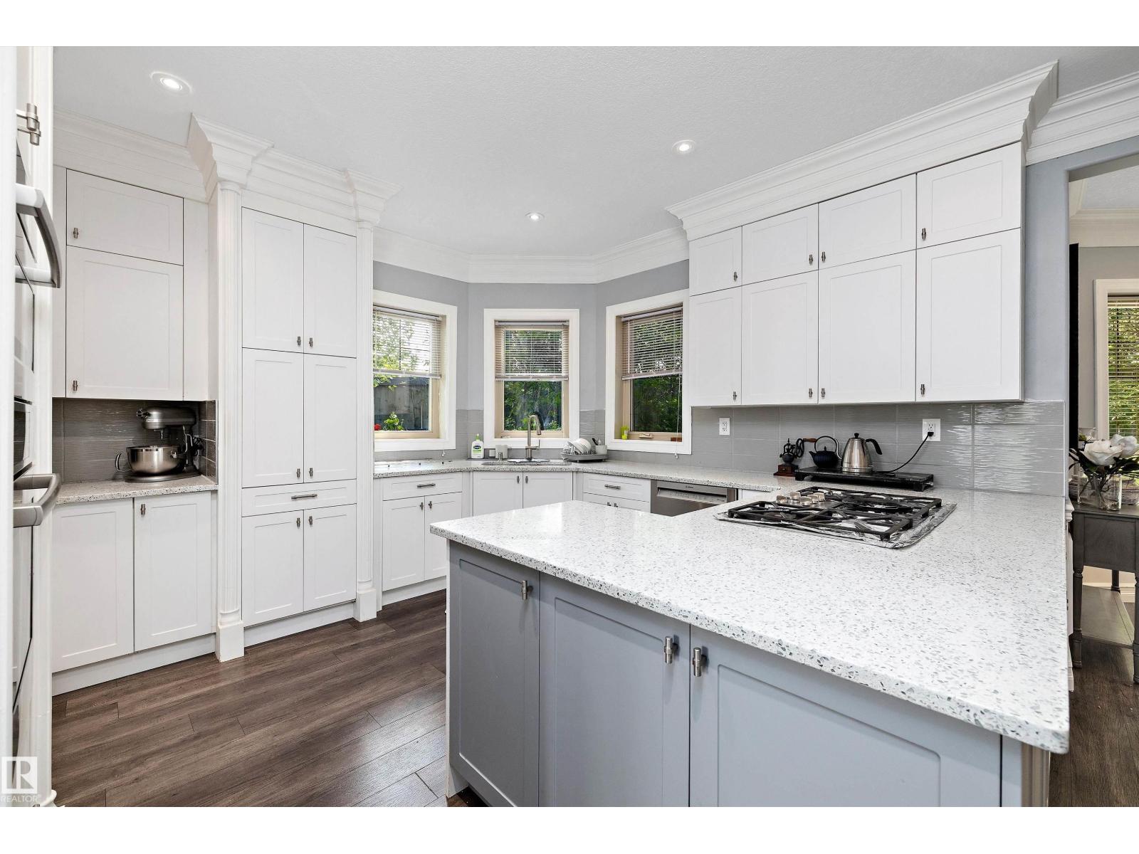 19 OAK POINT, St. Albert