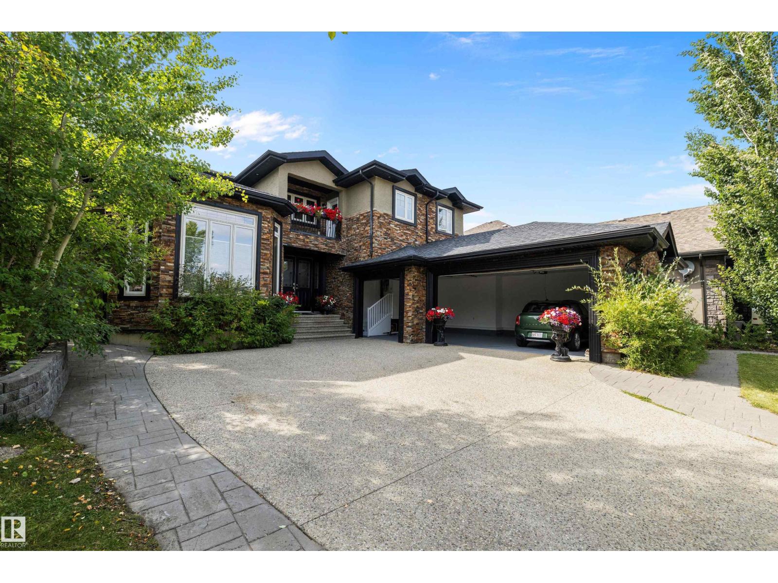 19 OAK POINT, St. Albert