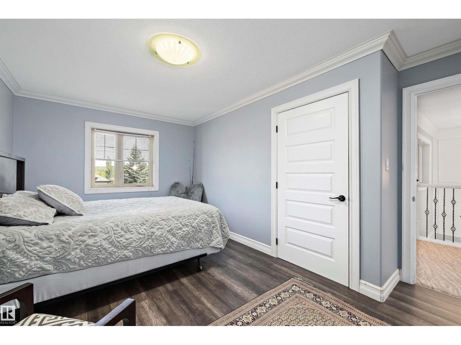 19 OAK POINT, St. Albert