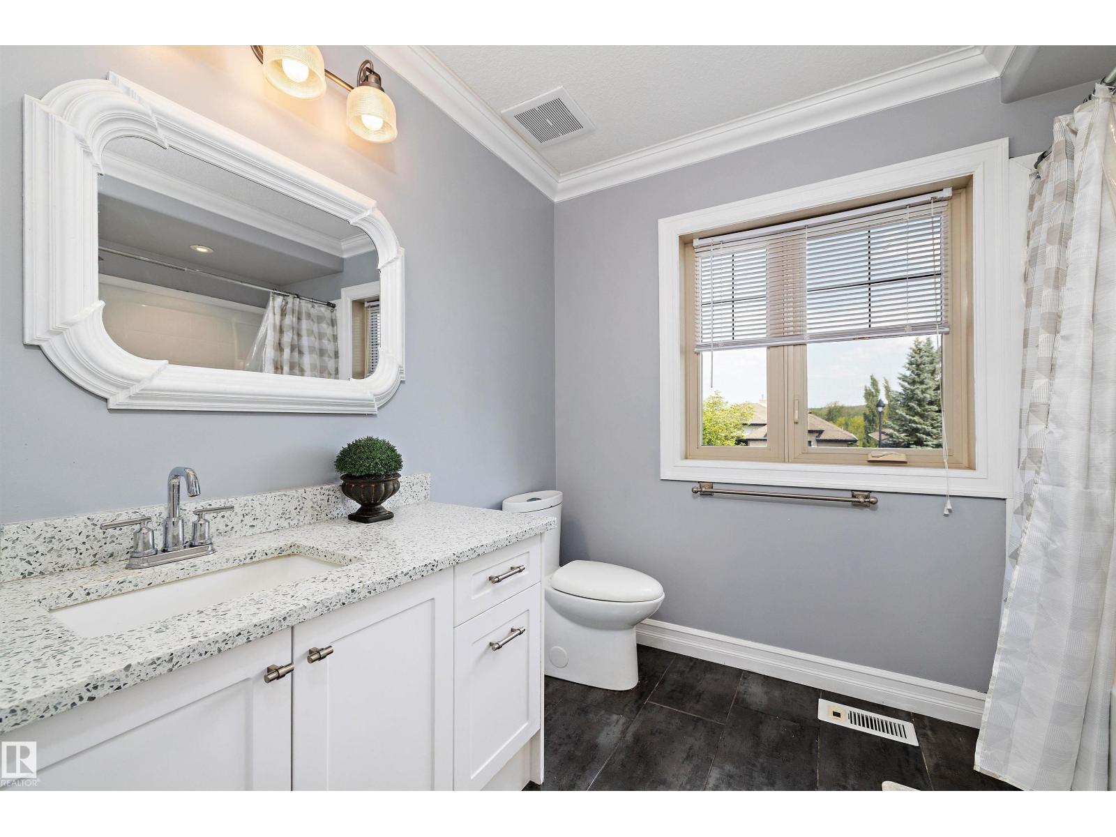 19 OAK POINT, St. Albert