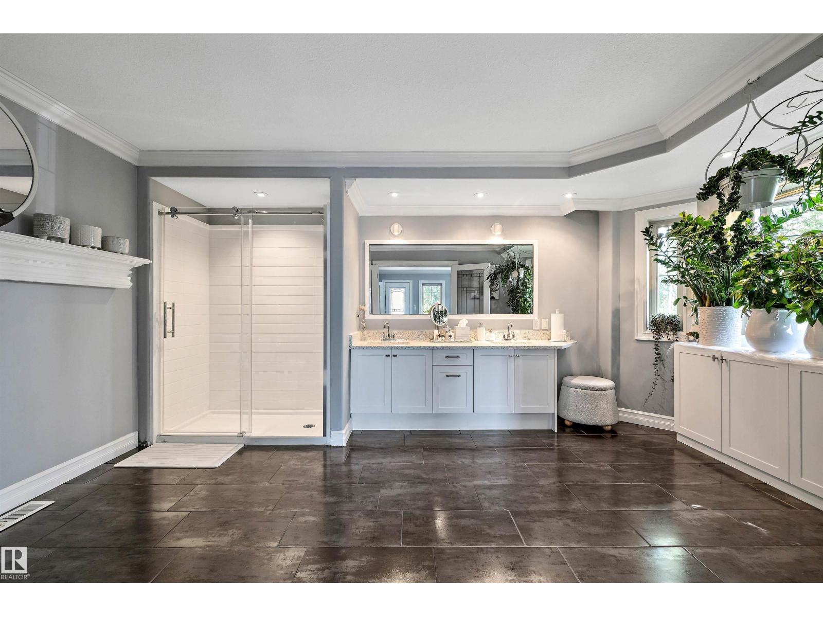 19 OAK POINT, St. Albert