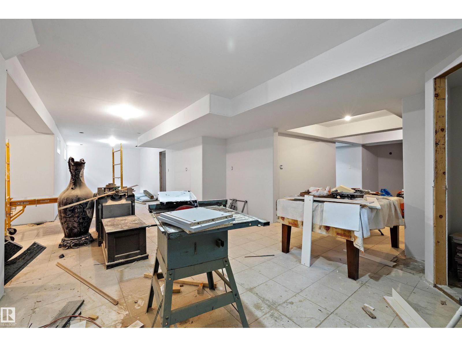 19 OAK POINT, St. Albert
