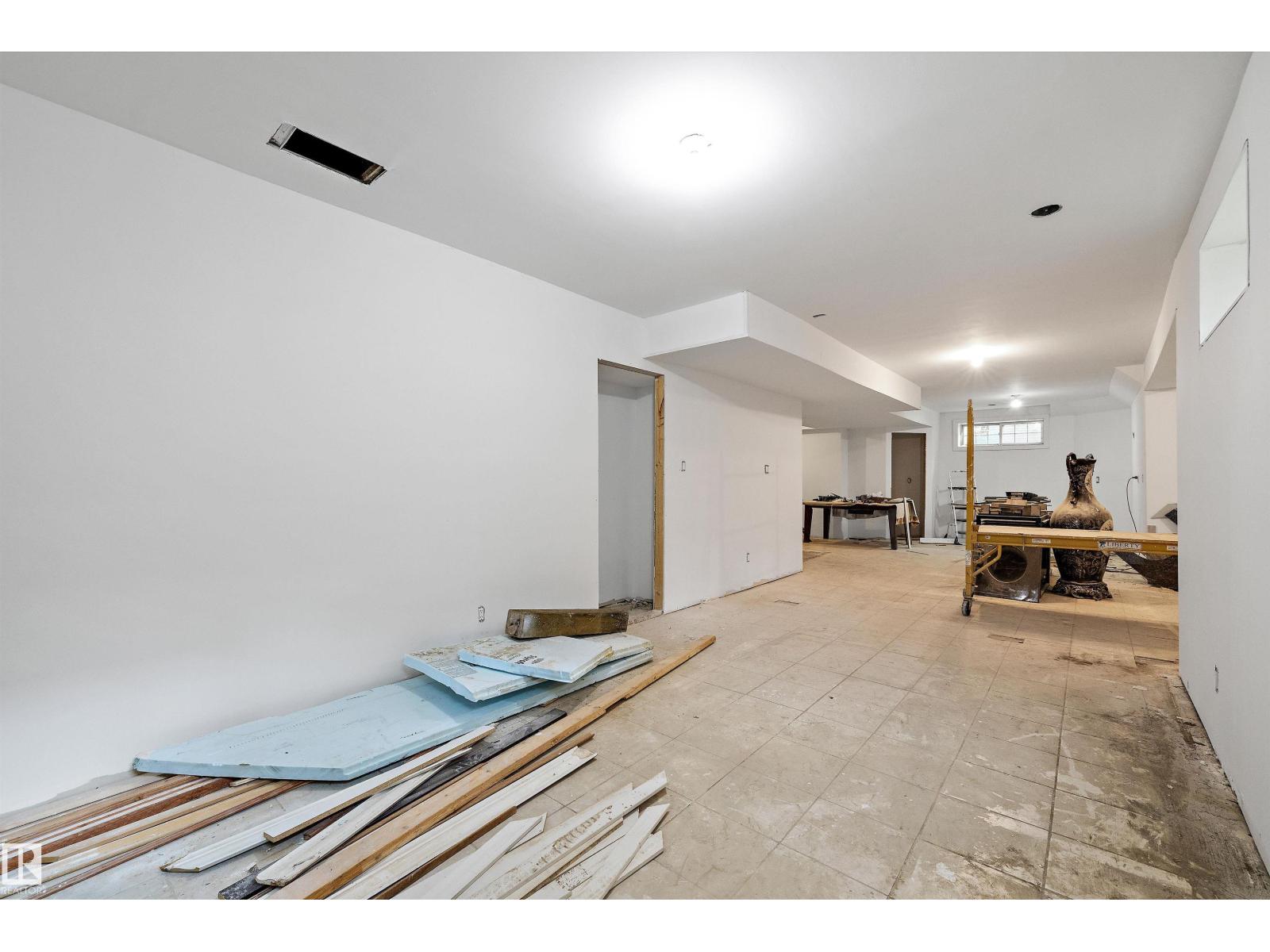 19 OAK POINT, St. Albert
