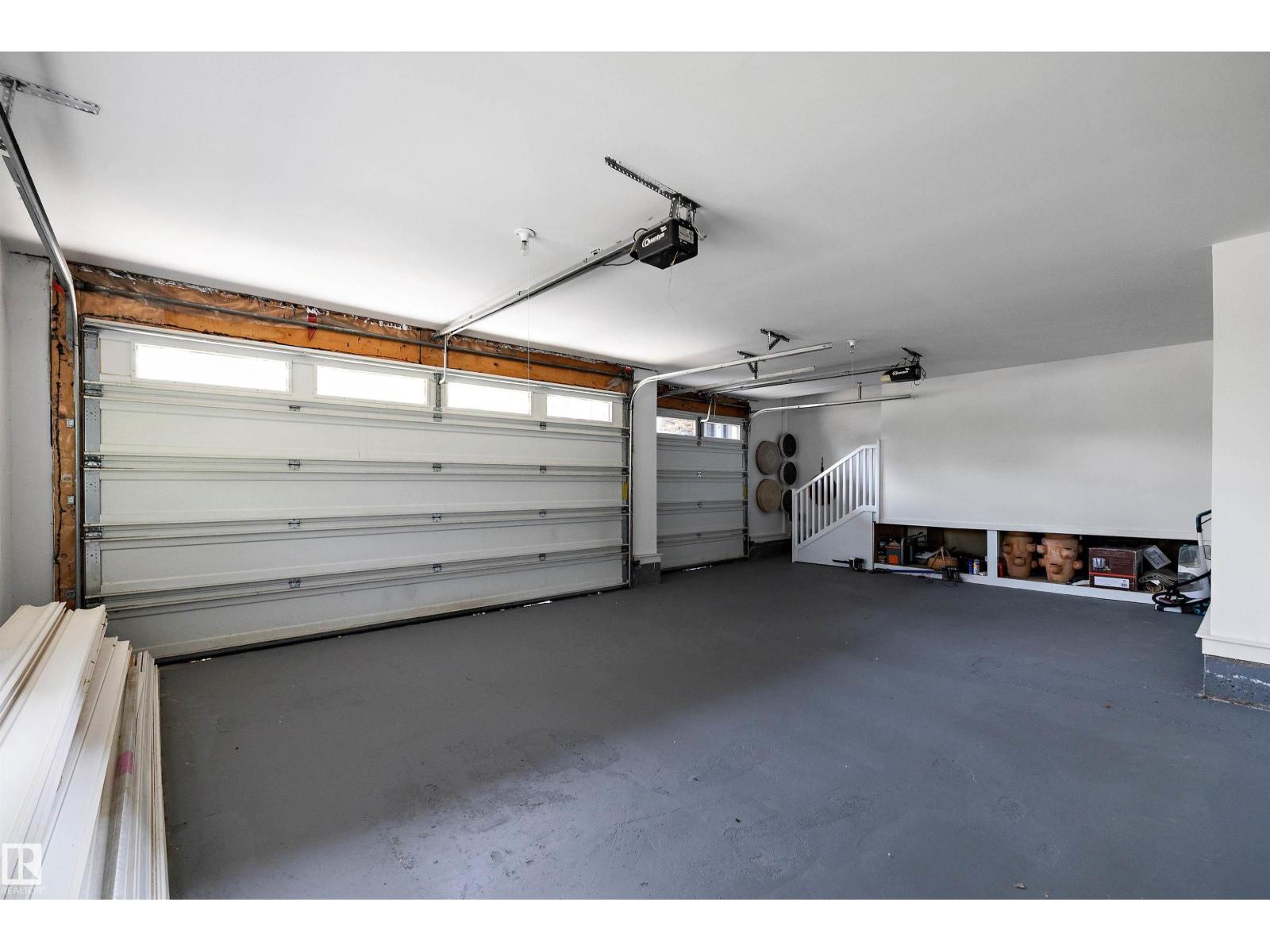 19 OAK POINT, St. Albert