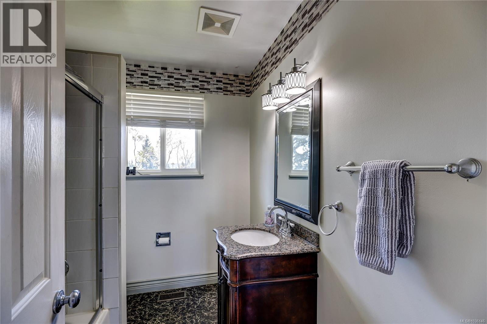 1692 Centennary Dr - 23