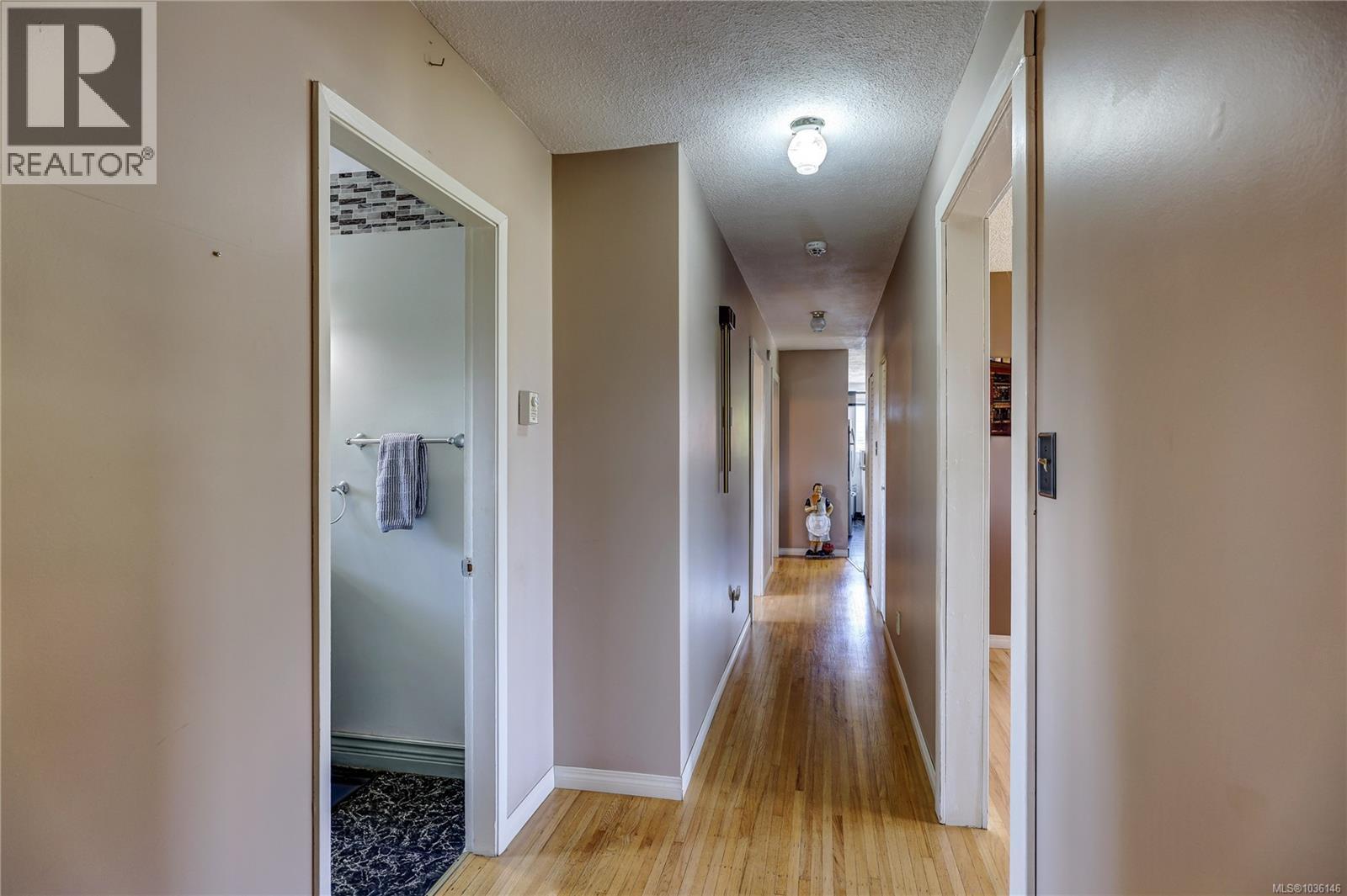 1692 Centennary Dr - 34