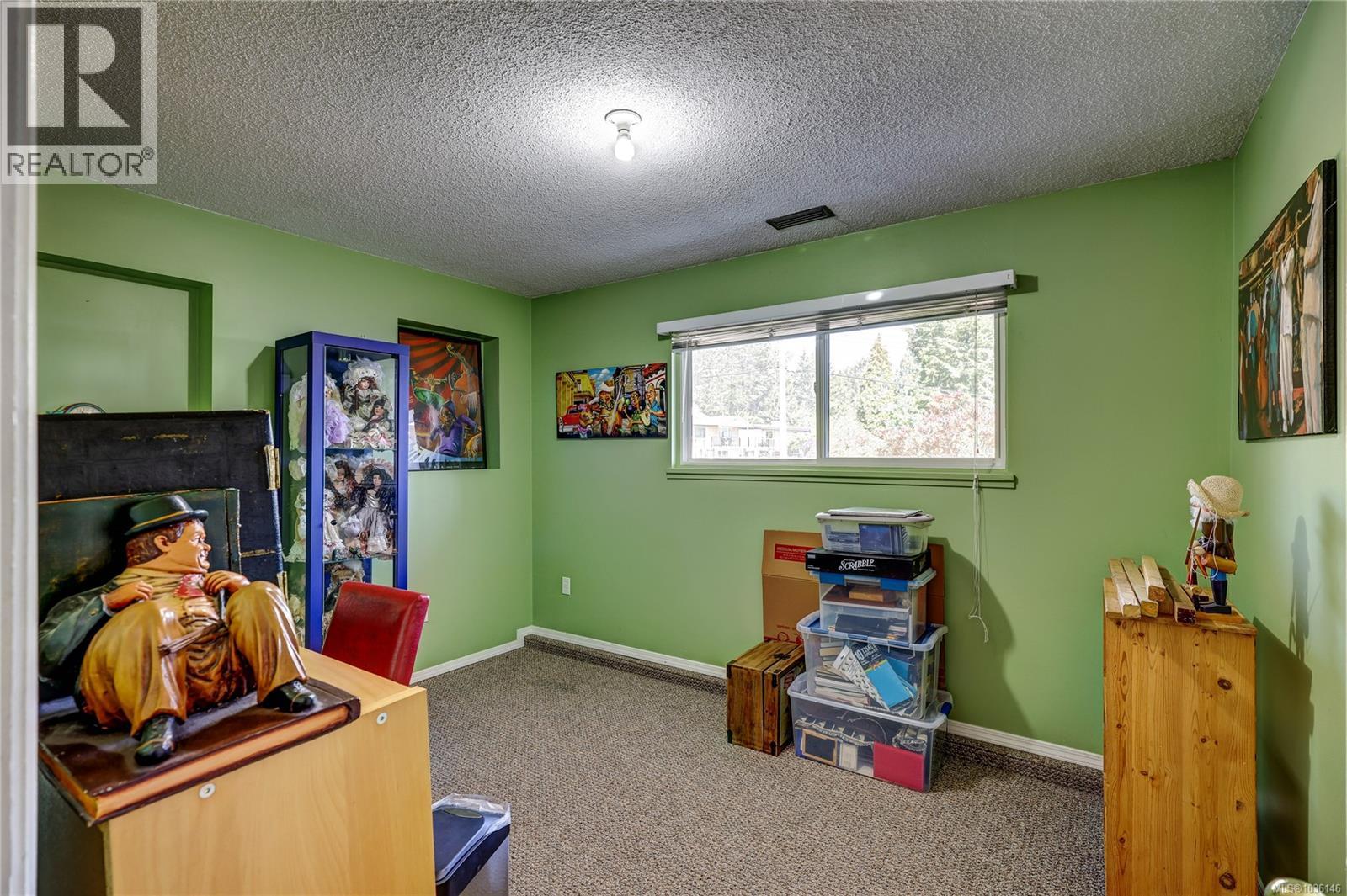 1692 Centennary Dr - 35