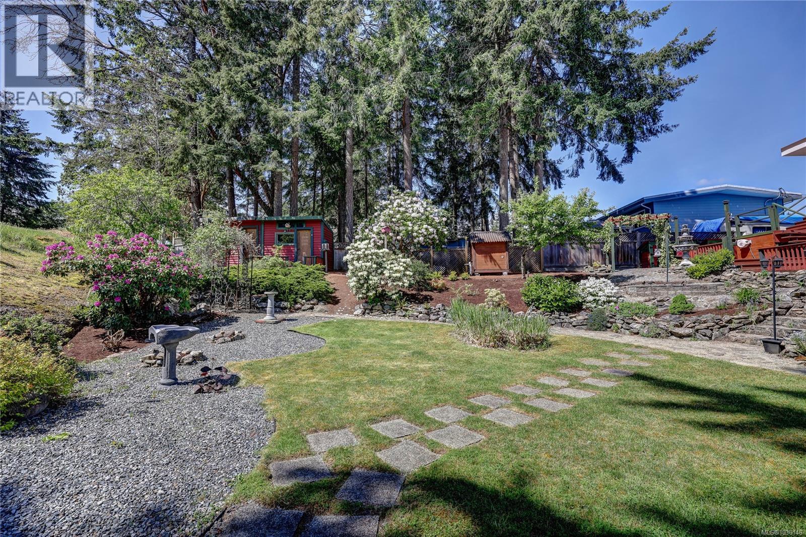 1692 Centennary Dr - 52