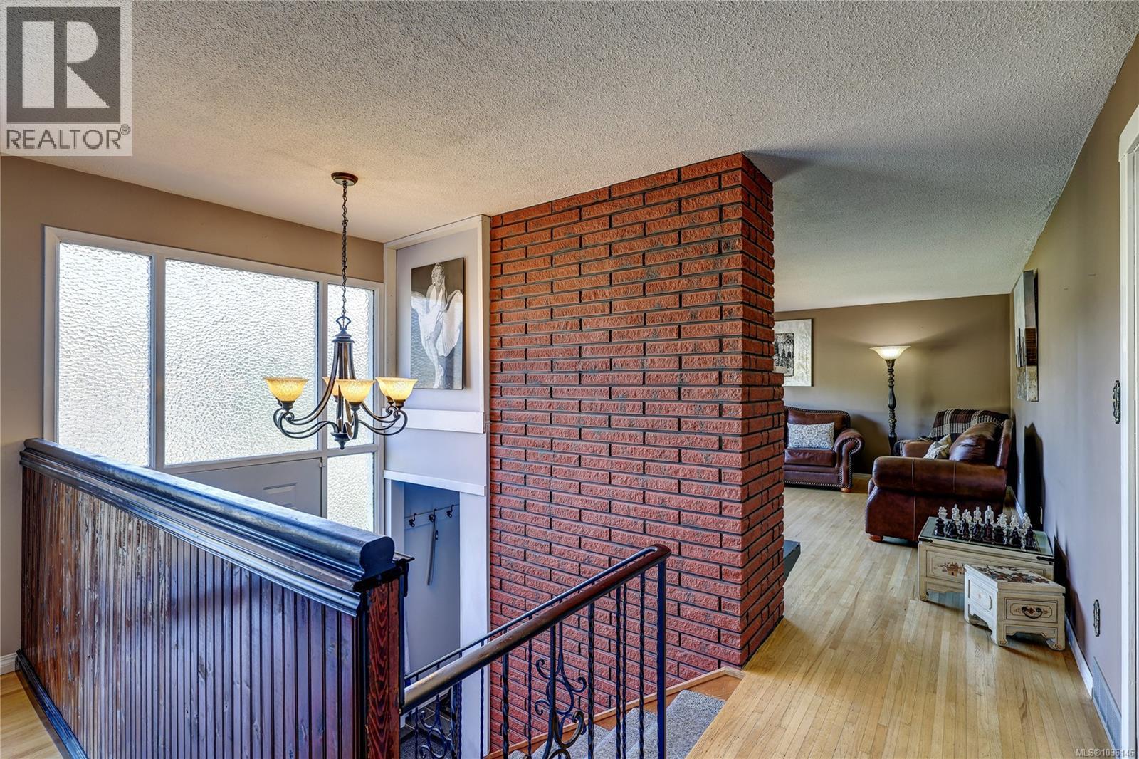 1692 Centennary Dr - 7