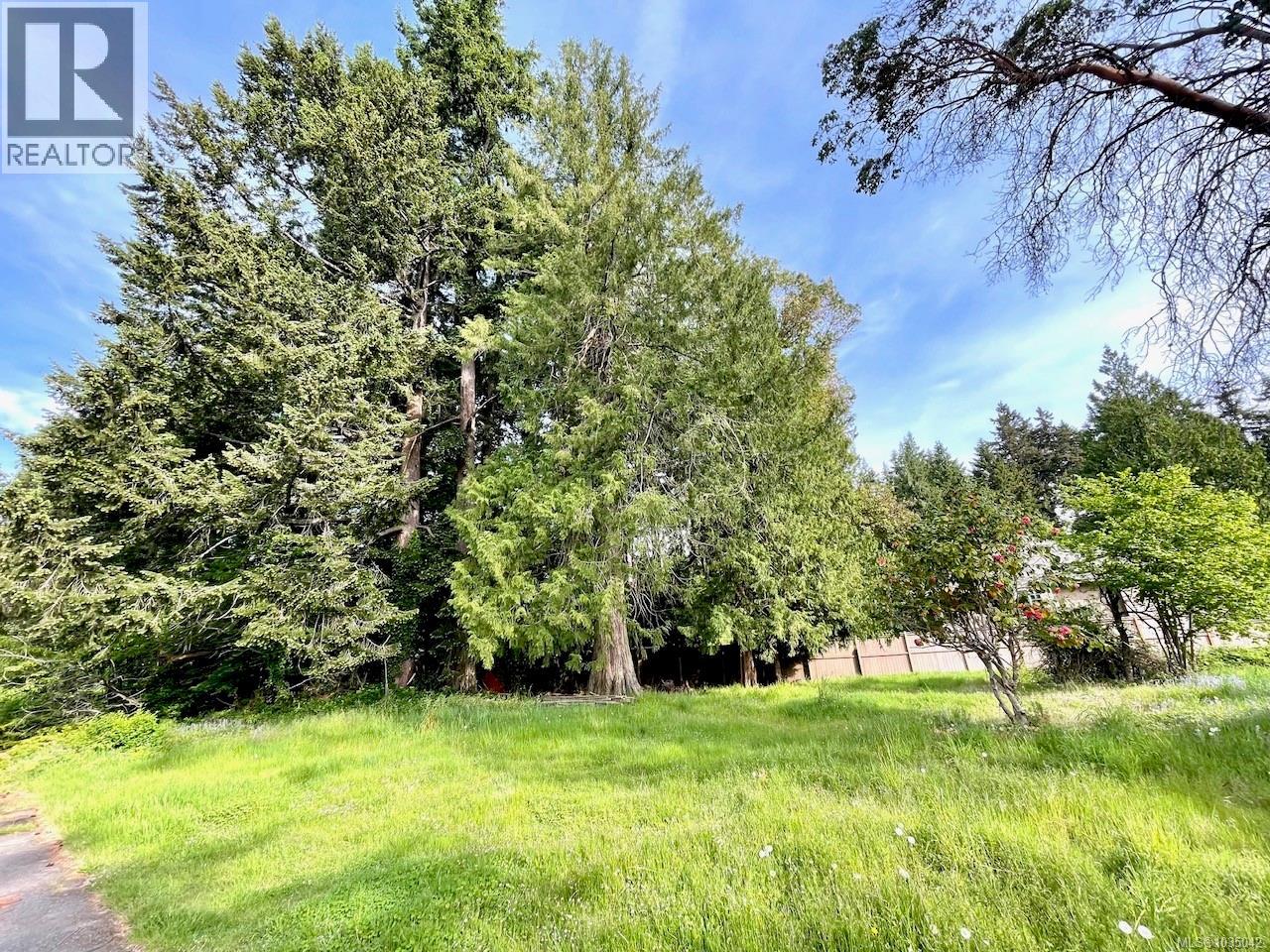 5225 Santa Clara Ave, Saanich