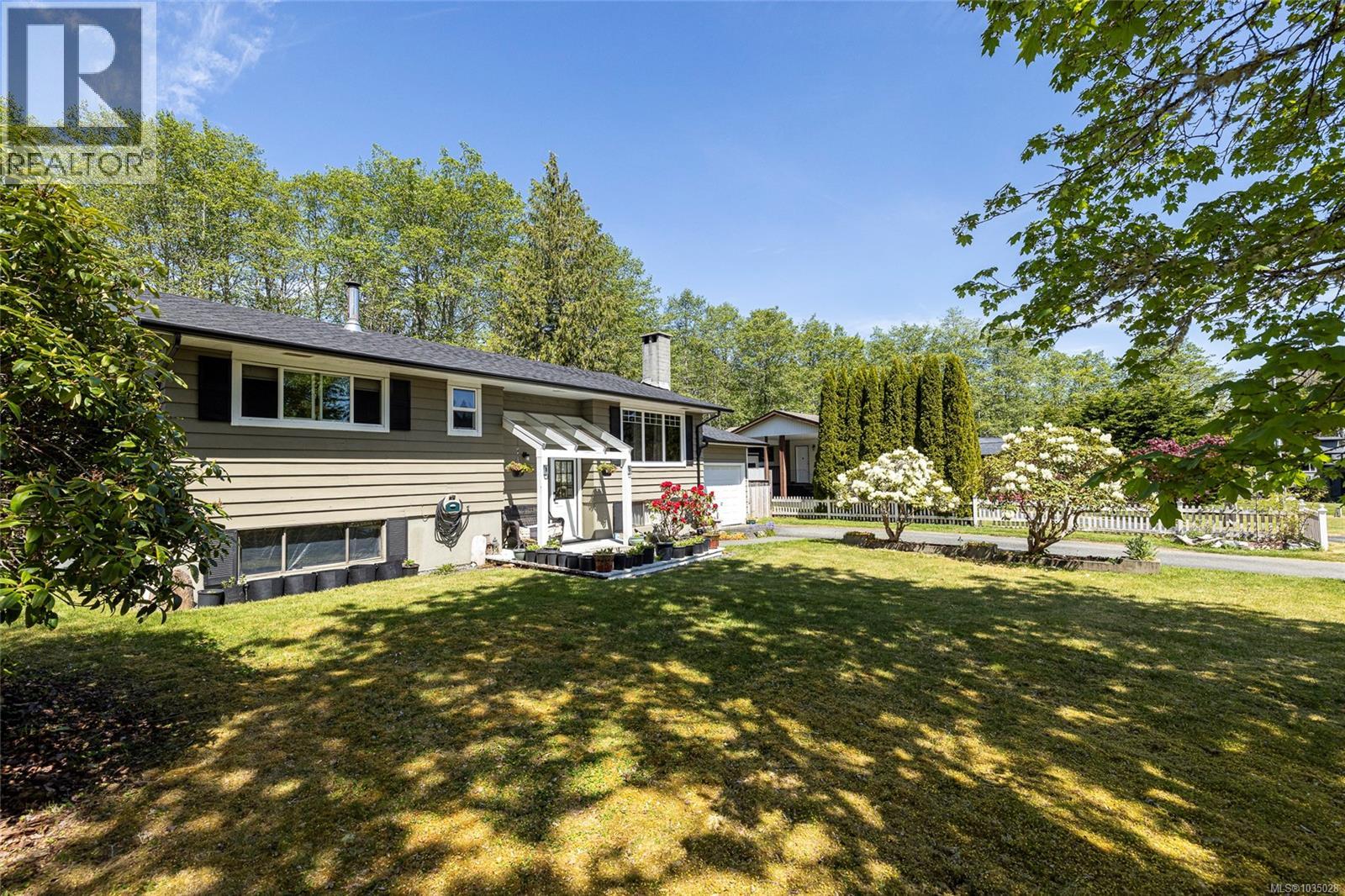  7435 Thunderbird Way, Port Hardy