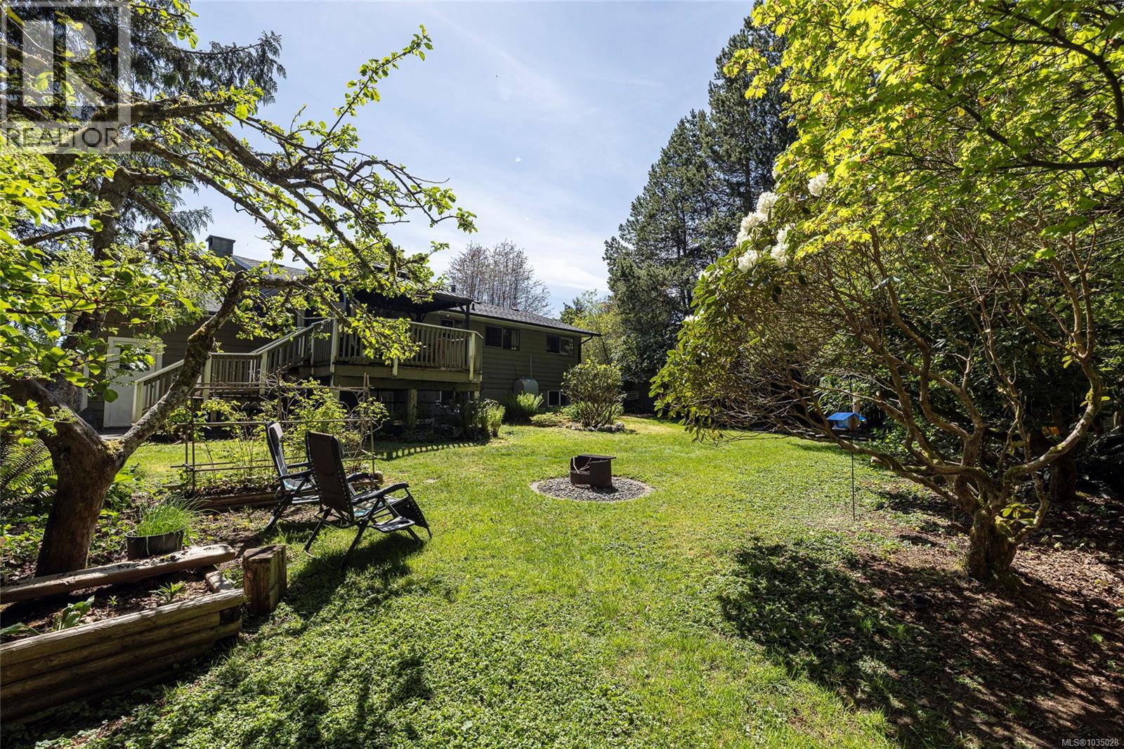  7435 Thunderbird Way, Port Hardy