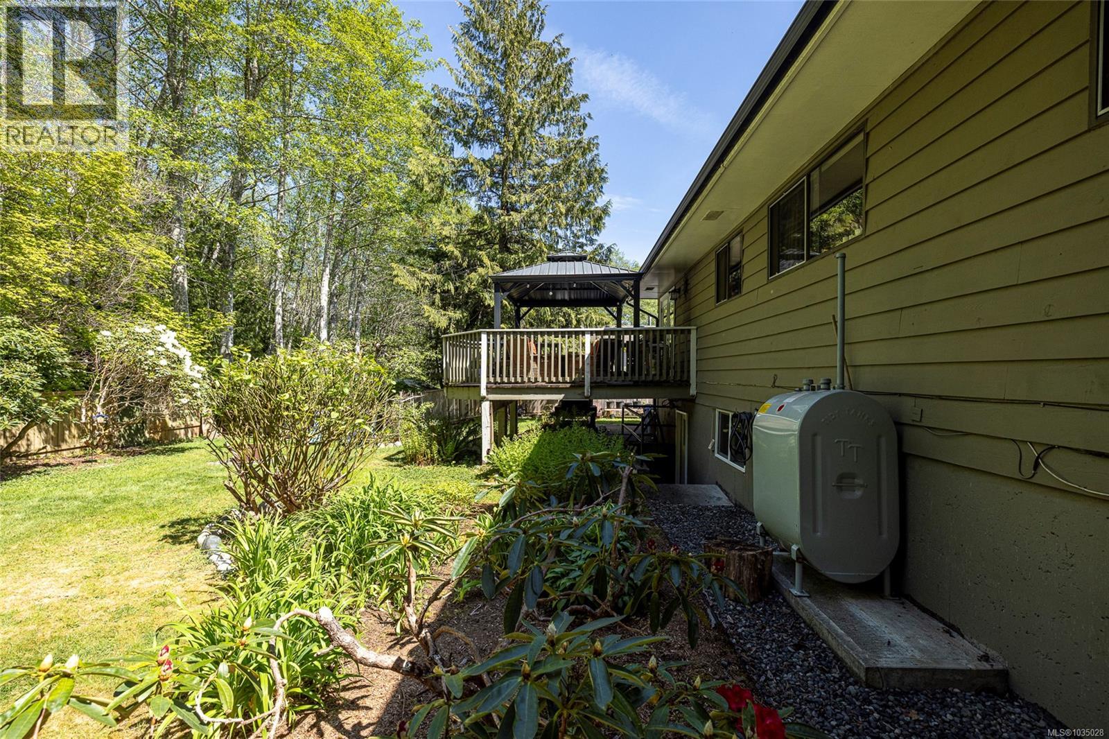  7435 Thunderbird Way, Port Hardy
