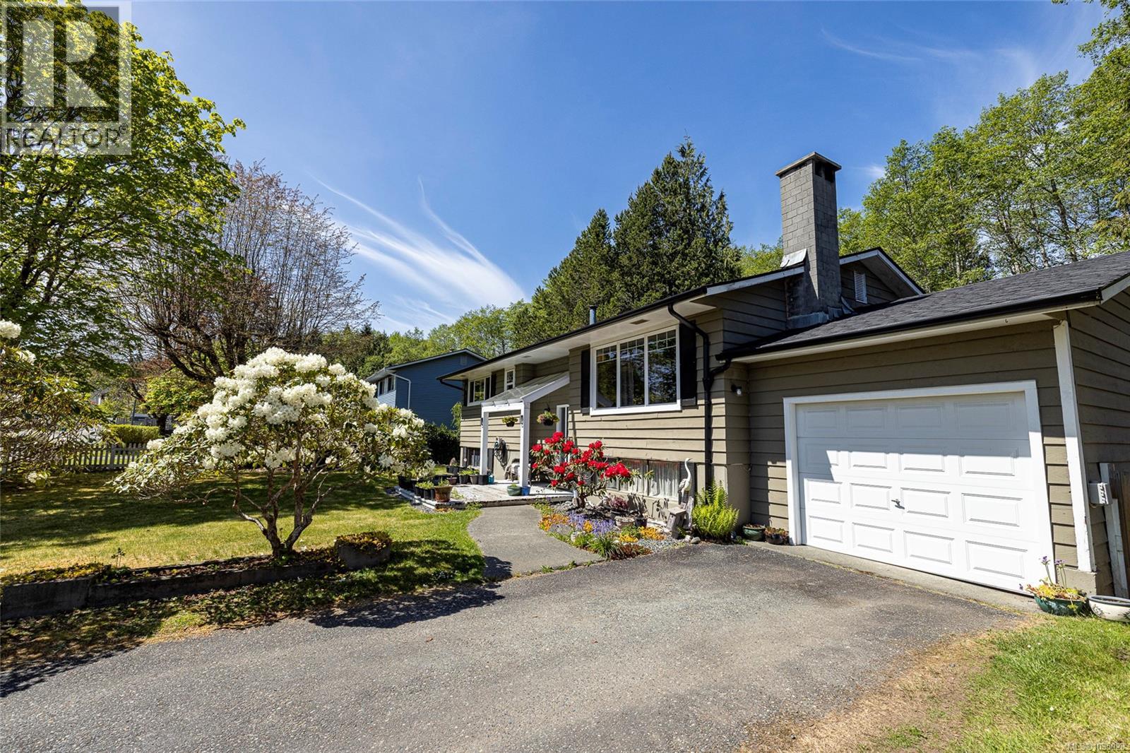  7435 Thunderbird Way, Port Hardy
