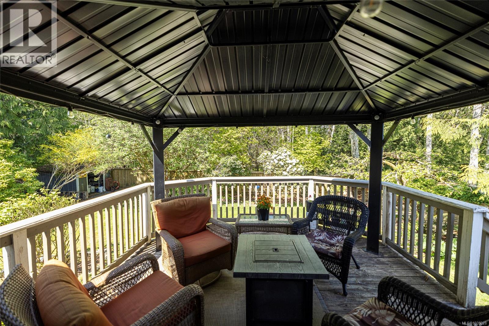  7435 Thunderbird Way, Port Hardy
