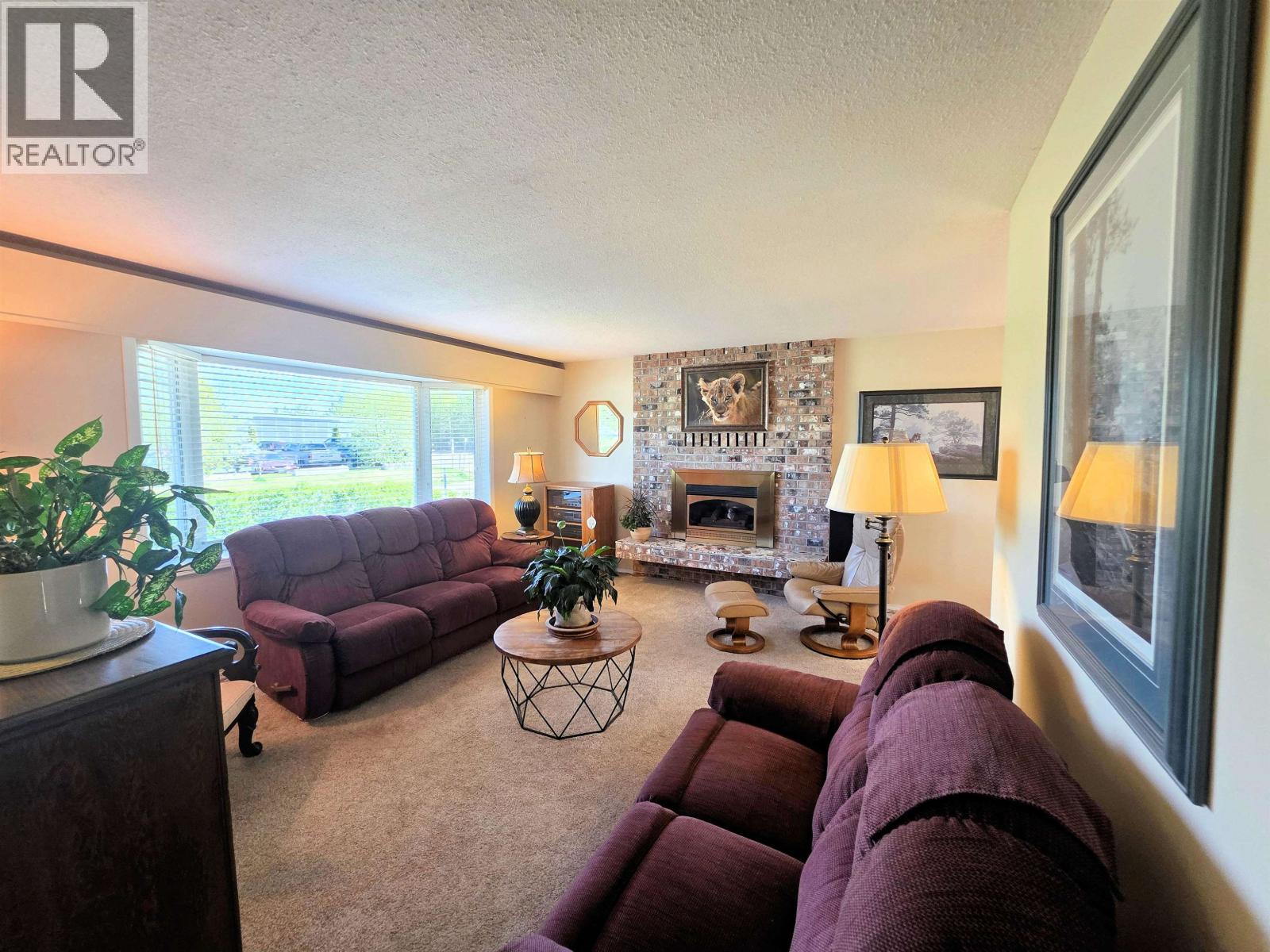 Photo 8 of 30 — 957 KERRY STREET · Prince George, BC