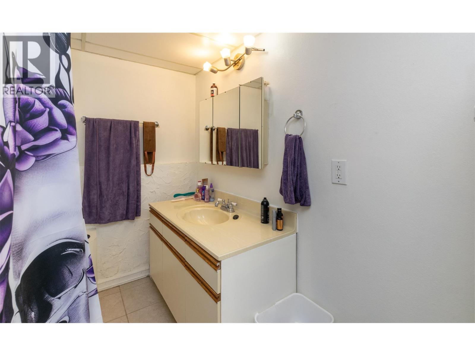  1801 15 Avenue Southeast, Salmon Arm
