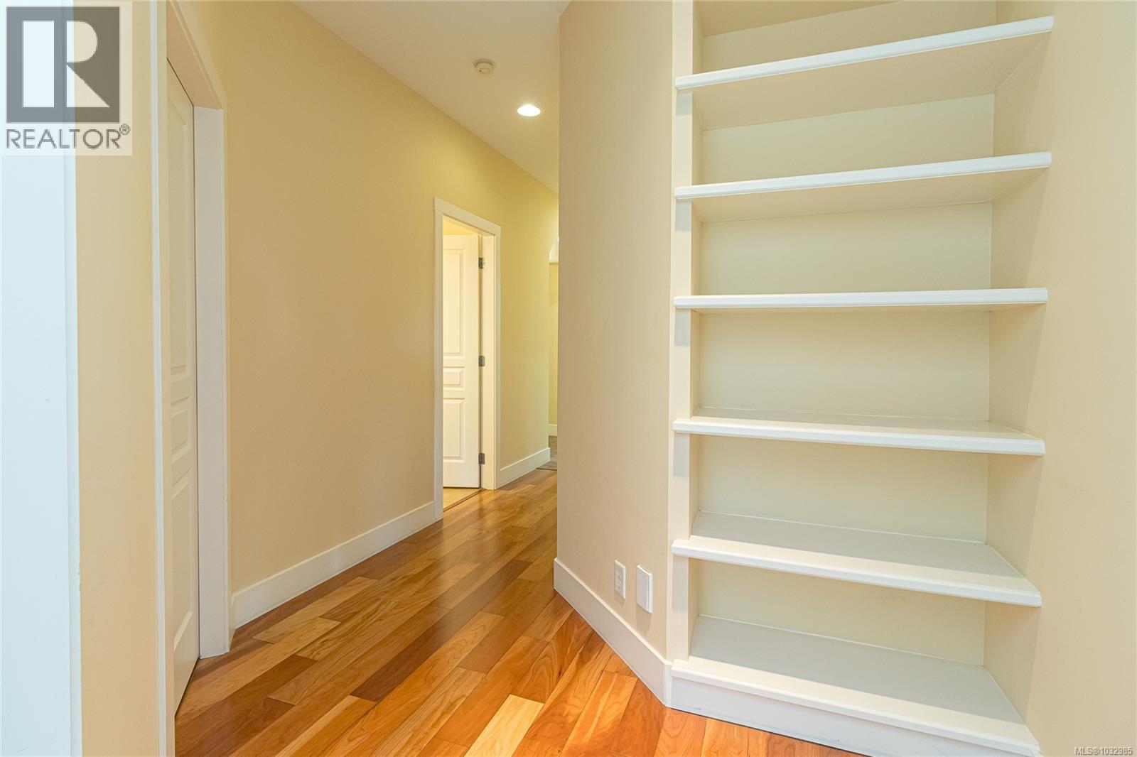 899 Frayne Rd - 36