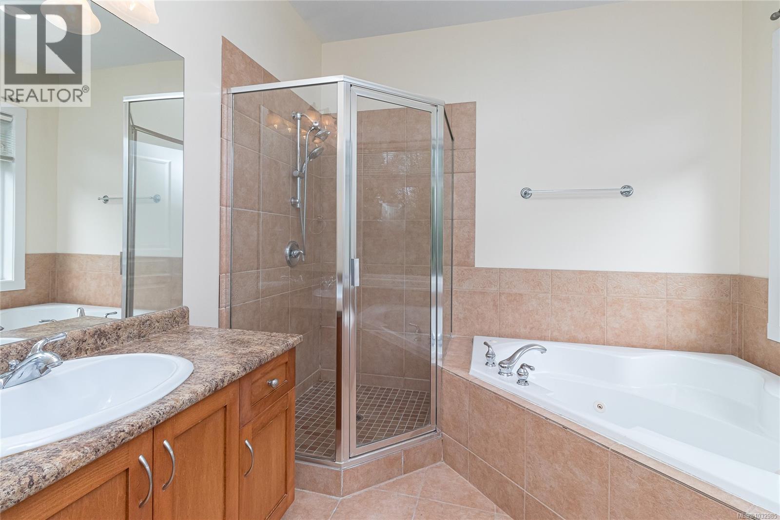899 Frayne Rd - 33