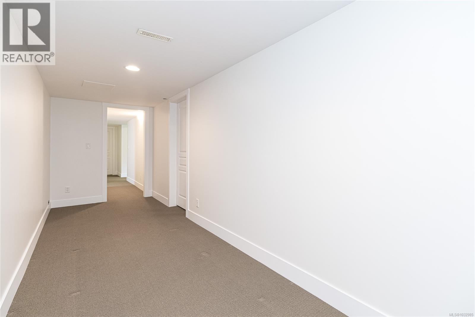899 Frayne Rd - 58