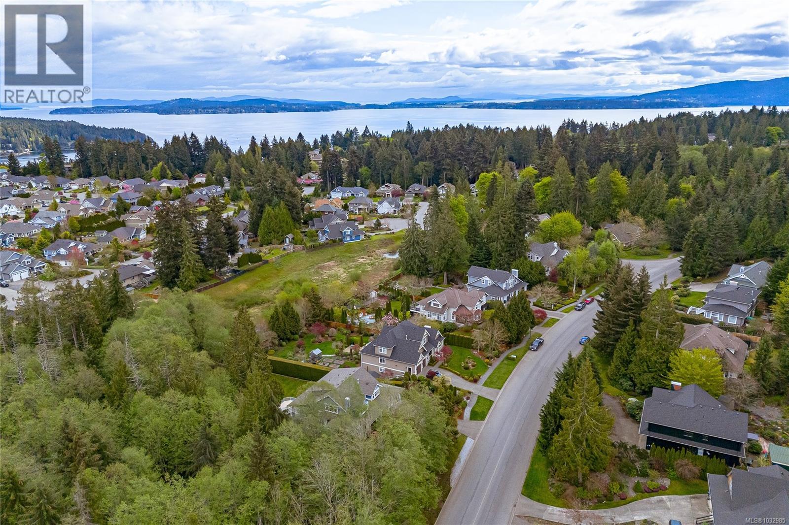 899 Frayne Rd - 66
