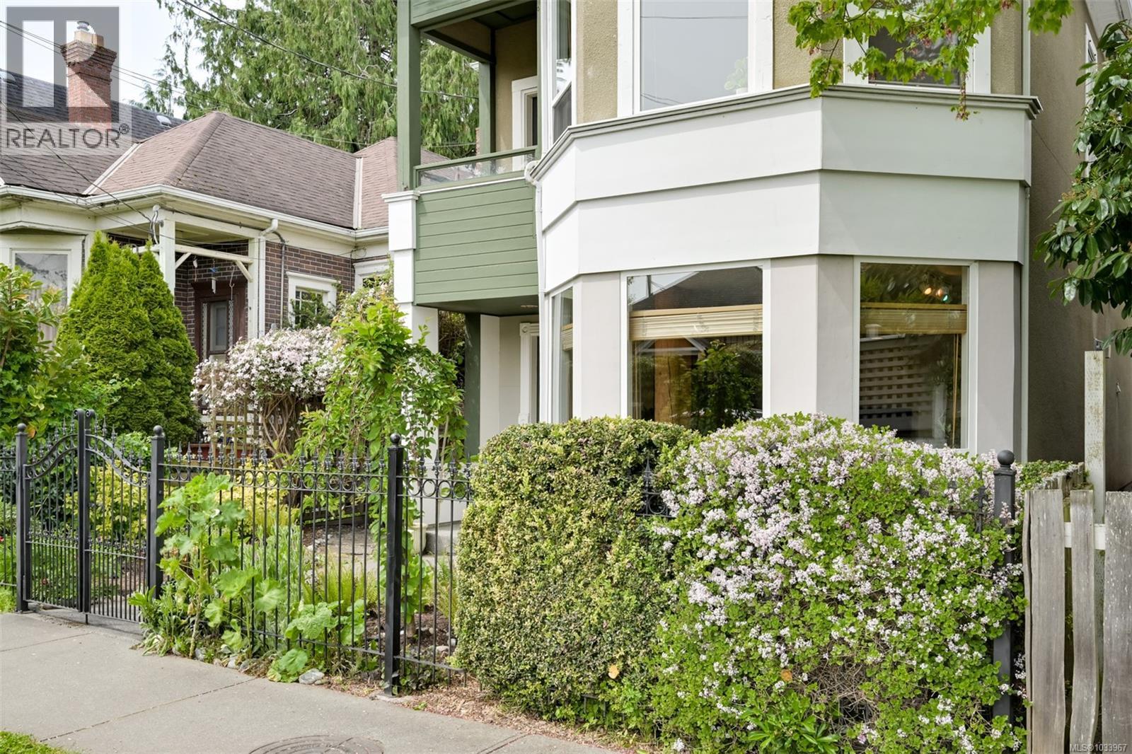  80 San Jose Avenue, Victoria