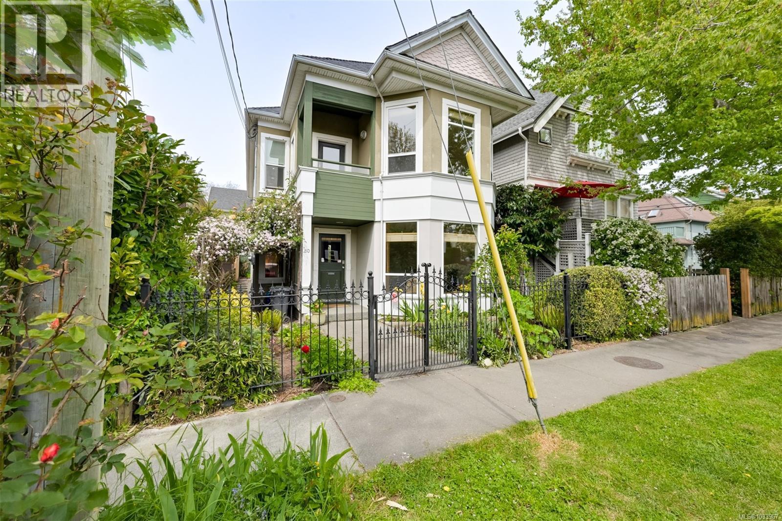  80 San Jose Avenue, Victoria
