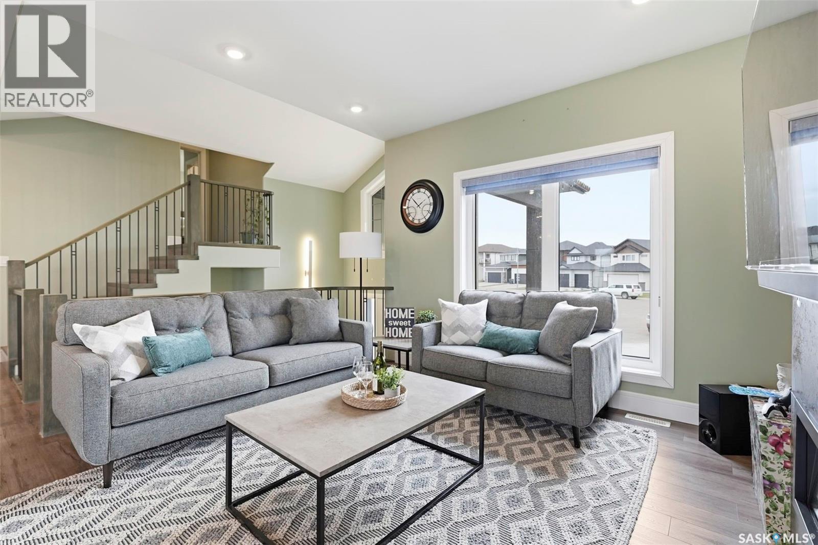 211 Burgess BAY - 6