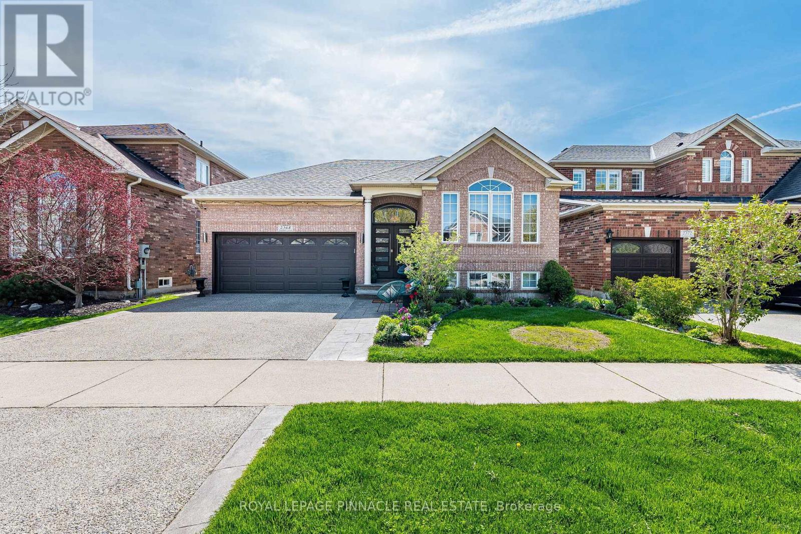 2368 FOXHOLE CIRCLE - 2