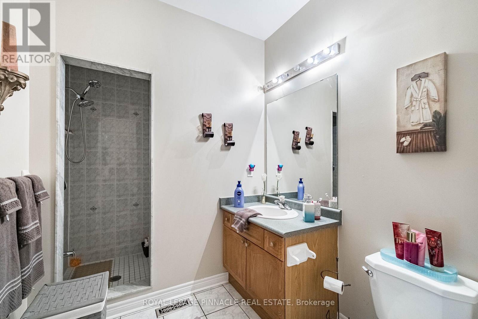 2368 FOXHOLE CIRCLE - 22
