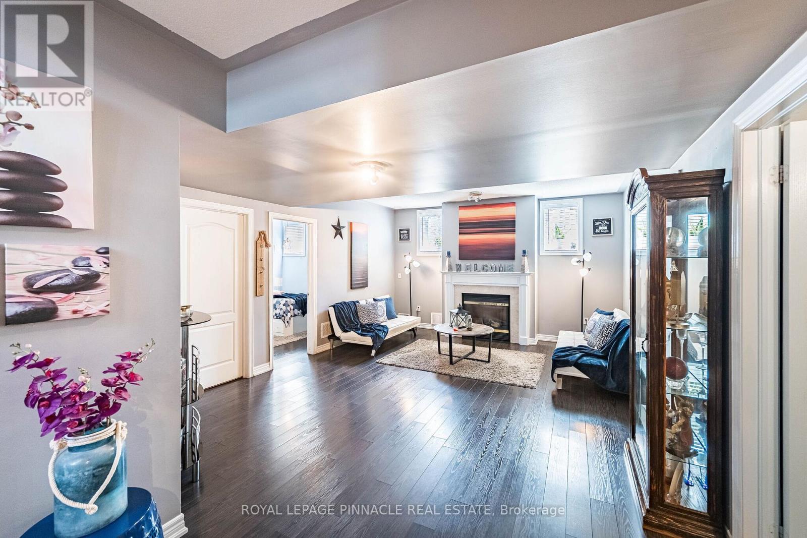 2368 FOXHOLE CIRCLE - 26