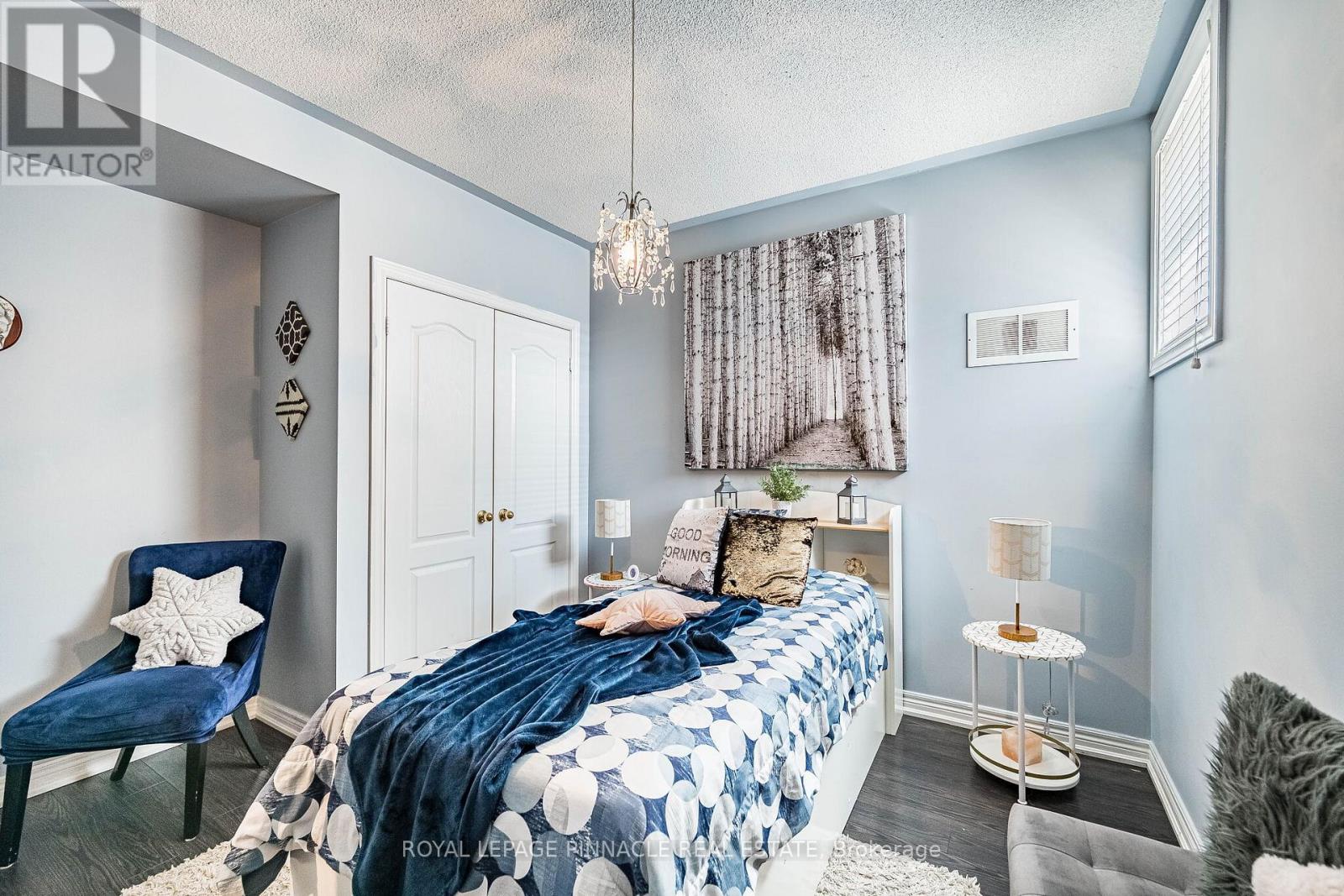 2368 FOXHOLE CIRCLE - 35