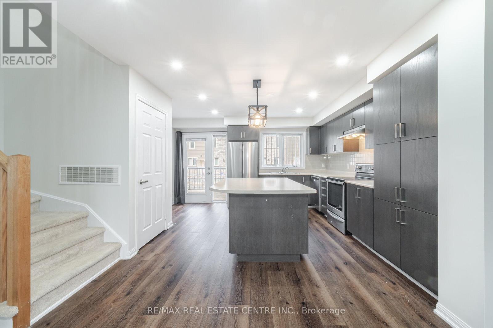 #99 1 BECKENROSE COURT - 11