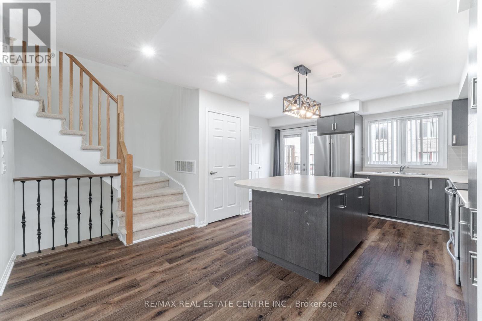 #99 1 BECKENROSE COURT - 12