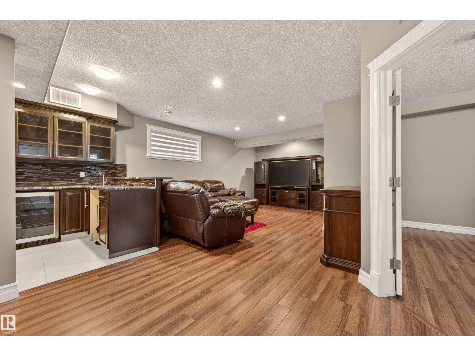 1254 ADAMSON DR SW, Edmonton