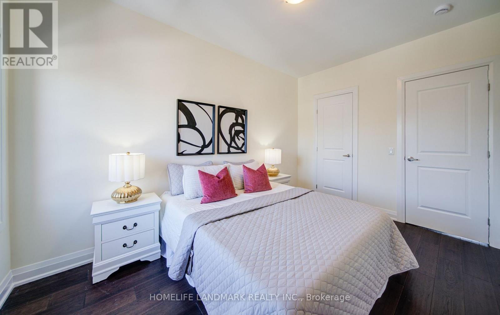 17 DUNCOMBE LANE - 30