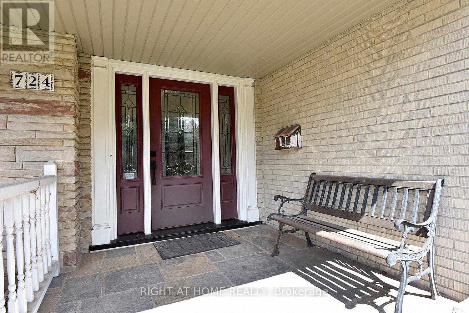 724 COURTLAND PLACE - 10