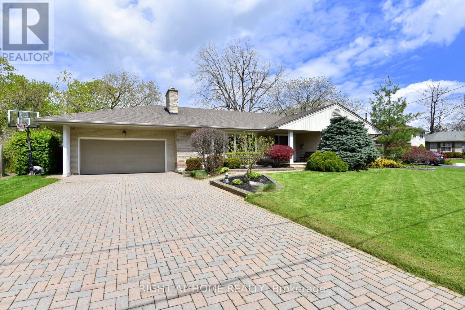724 COURTLAND PLACE - 9