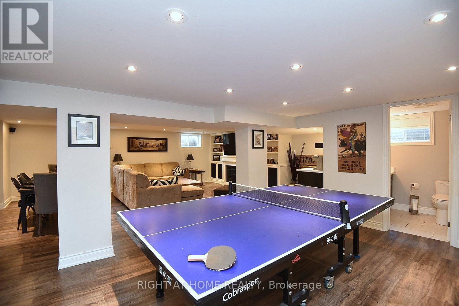 724 COURTLAND PLACE - 31