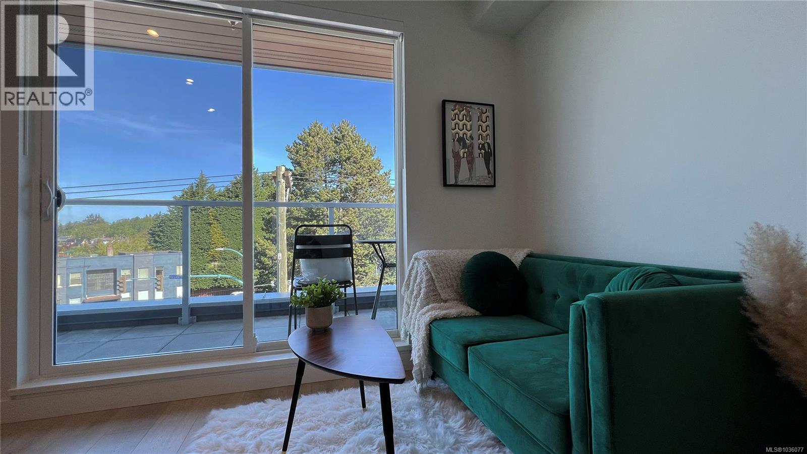 #404 1301 Hillside Ave - 4