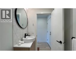 404 1301 Hillside Ave, Victoria, BC V8T2B3 Photo 10
