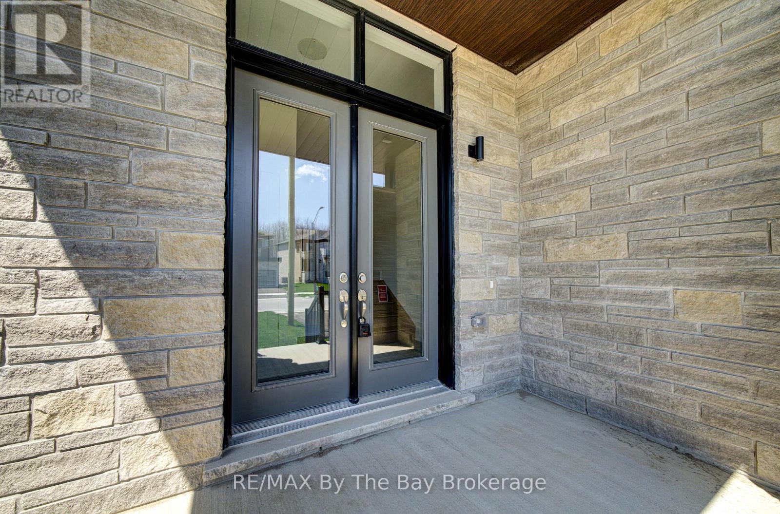 63 ROSANNE CIRCLE - Image 2