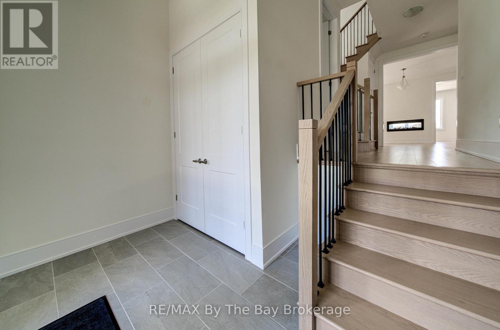 63 ROSANNE CIRCLE - Image 3