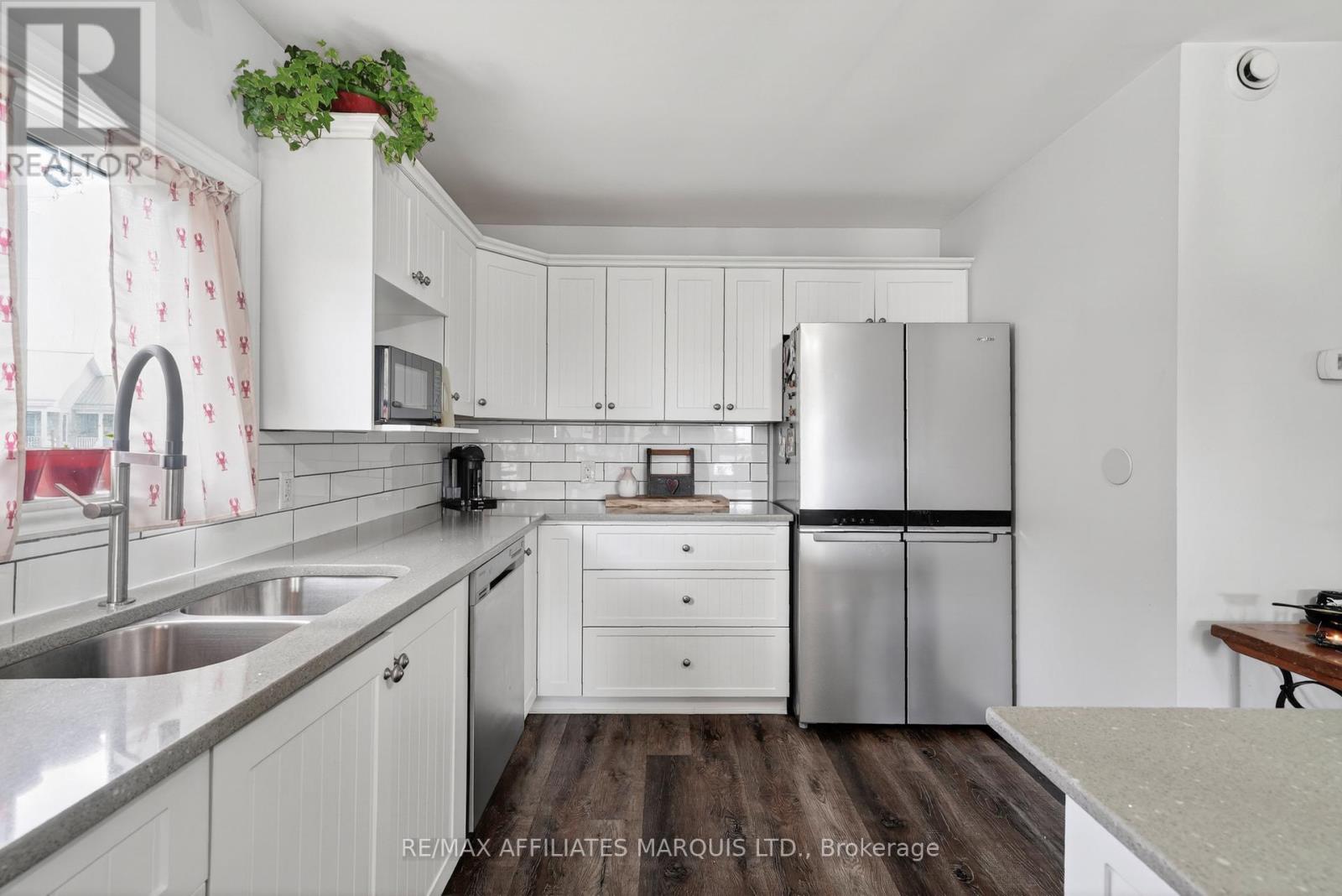 28 CHERRY AVENUE - 11