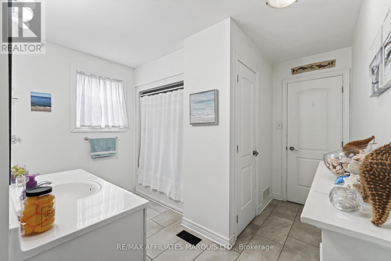 28 CHERRY AVENUE - 24