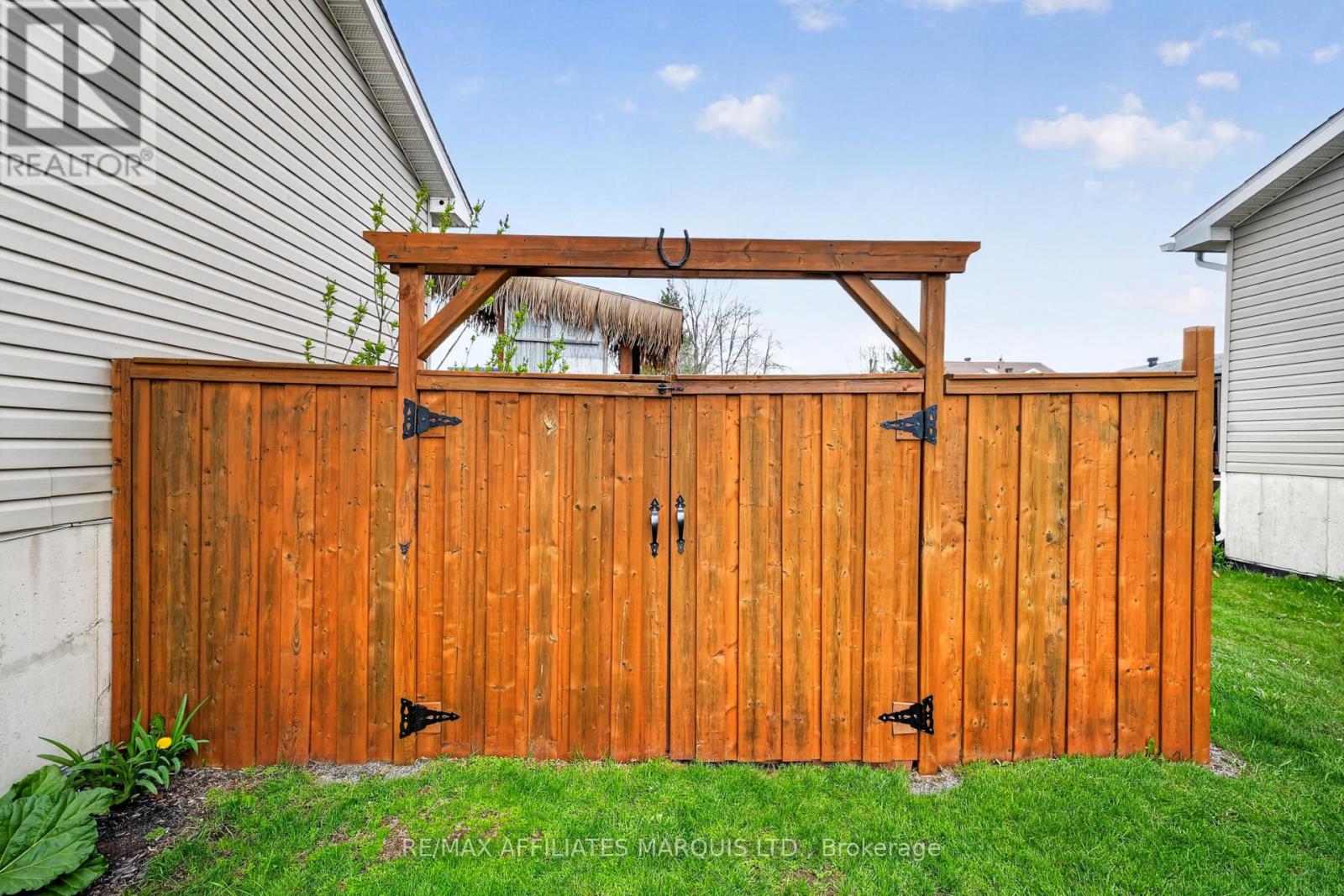 28 CHERRY AVENUE - 35
