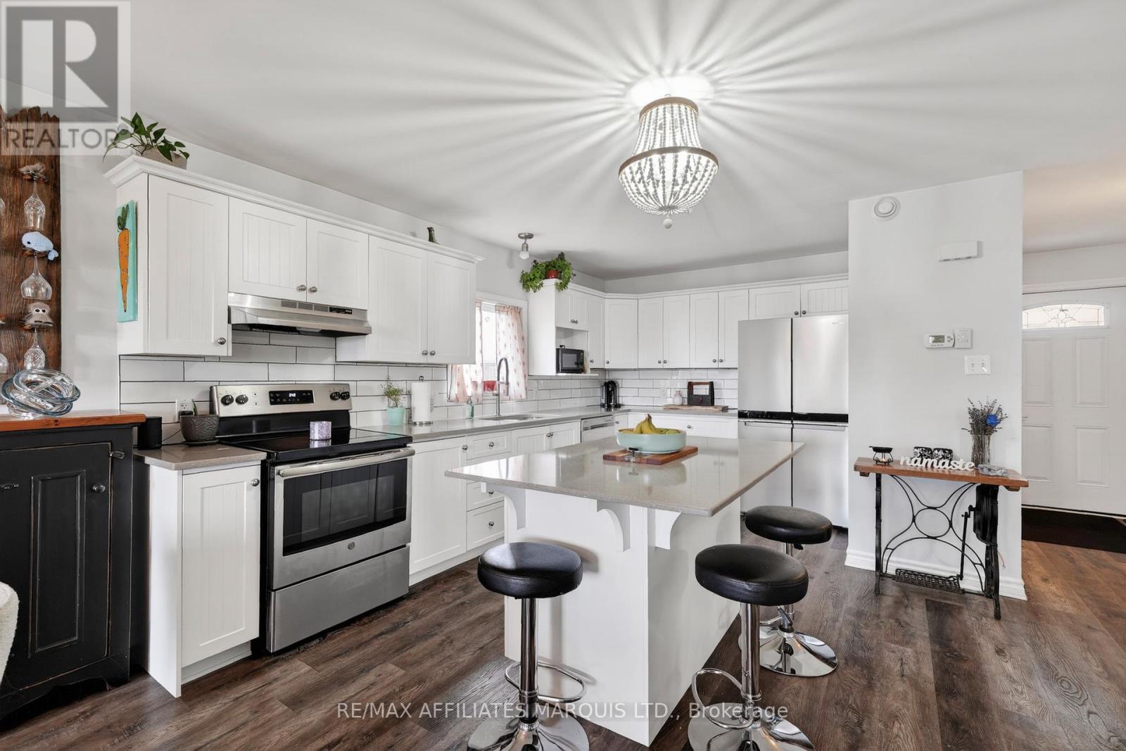 28 CHERRY AVENUE - 7