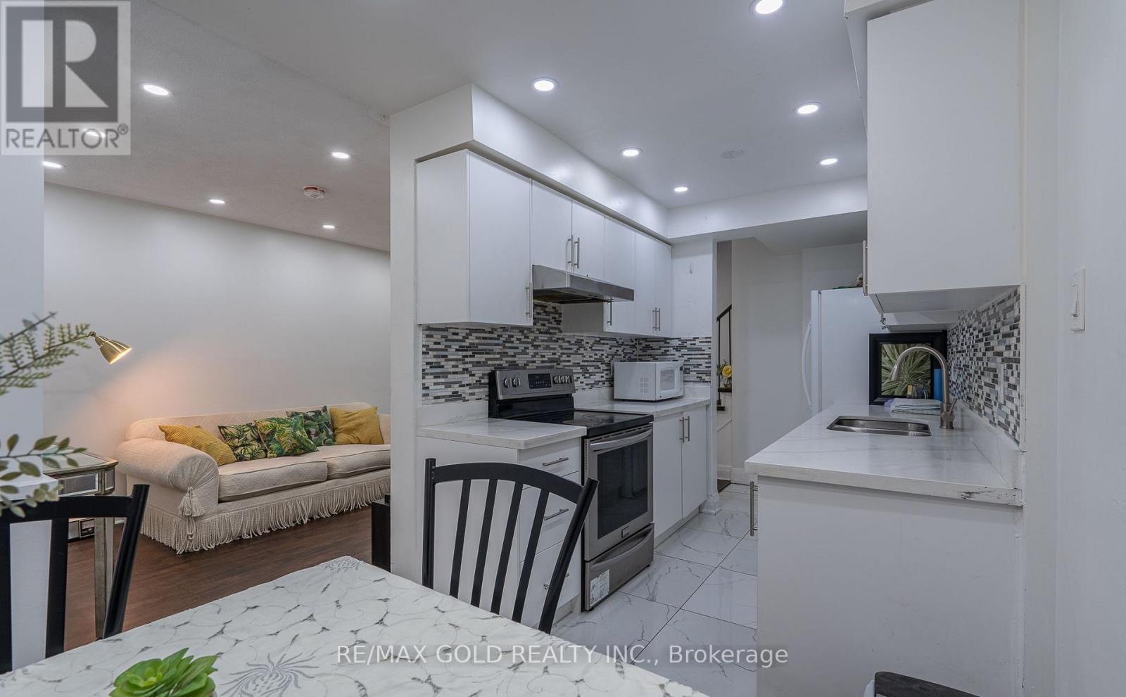 102 BUNCHBERRY WAY - 7